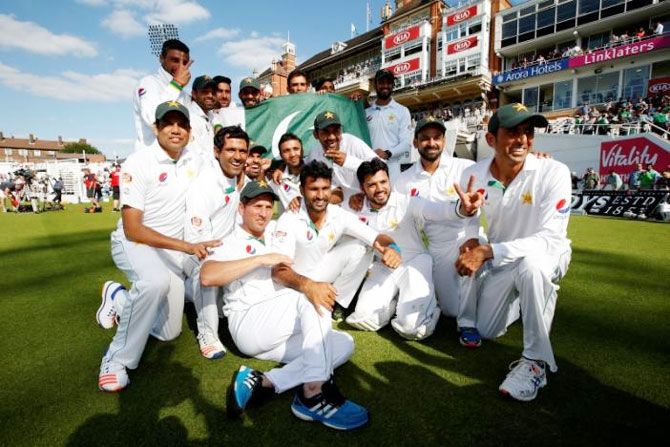 Pakistan celebrate their win in the 4th Test at the Kia Oval in London on Sunday