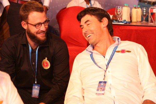 Former New Zealand colleagues Daniel Vettori and Stephen Fleming 