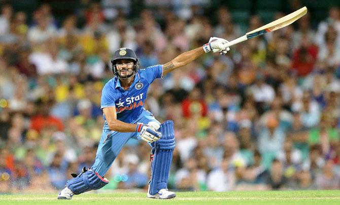 Manish Pandey bats