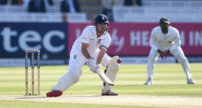 England captain Alastair Cook plays the 'Dilscoop'