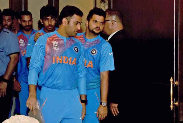 Captain MS Dhoni and teammates Suresh Raina, Shikhar Dhawan, Jasprit Bumrah and Hardik Pandya