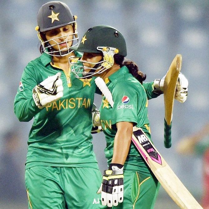  Pakistani opener Sidra Amin and Bismah Maroof