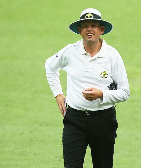 Umpire Sam Nogajski