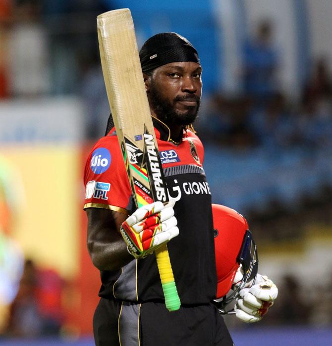 universe-boss-gayle-first-player-to-score-10-000-runs-in-t20s