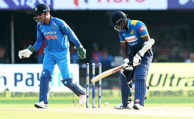 Angelo Mathews is bowled out by Yuzvendra Chahal 