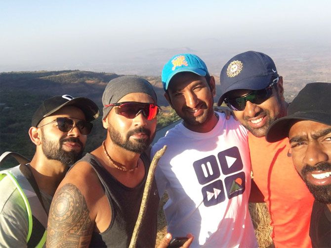 India captain Virat Kohli, Murali Vijay, Cheteshwar Pujara, Ravichandran Ashwin and Abhinav Mukund pose for a selfie