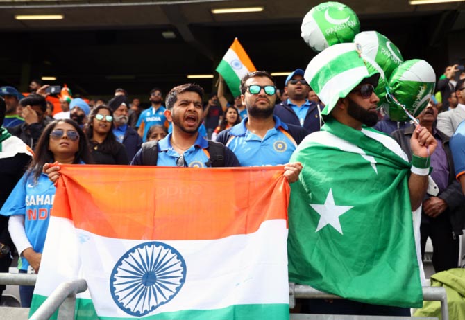 India and Pakistan fans in the stadium
