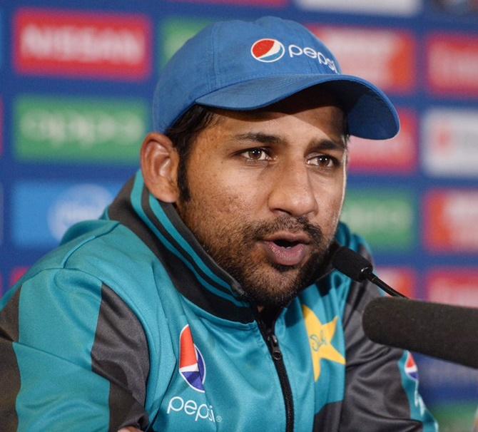 Pakistan captain Sarfraz apologises for 'Abey Kaale' taunt