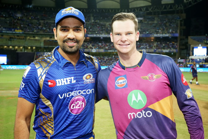 Mumbai Indian skipper Rohit Sharma with Rising Pune Supergiant captain Steve Smith