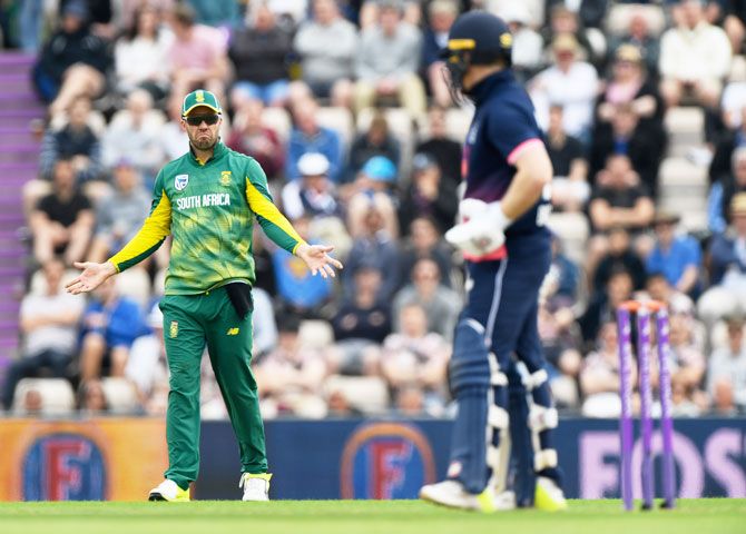 South Africa captain AB de Villiers reacts during the 2nd One-Day International against England at The Ageas Bowl Southampton, England, on Saturday
