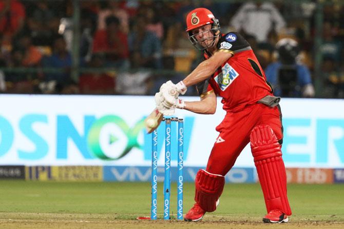 AB de Villiers goes after the bowling