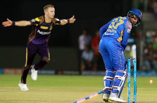 Tom Curran celebrates the wicket of Shreyas Gopal