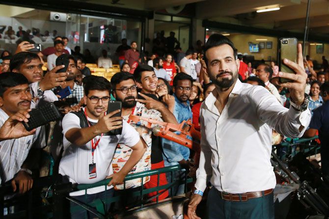Former Indian Cricketer Irfan Pathan takes selfie with fans