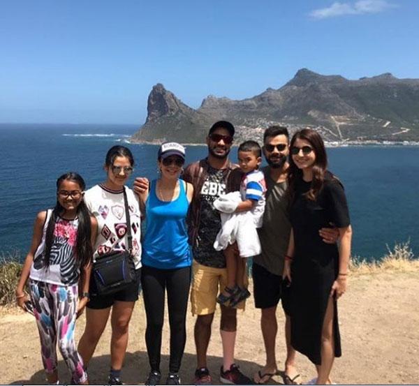 Shikhar Dhawan and family pose with Virushka