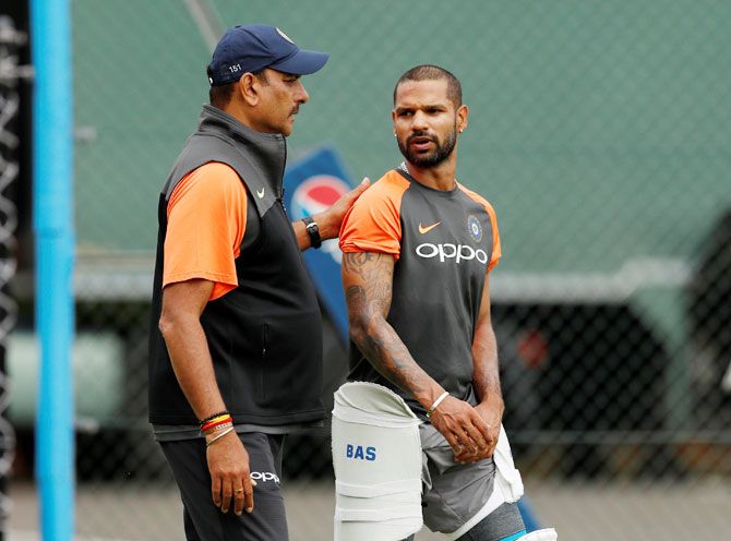 Ravi Shatri gives the under performing Shikhar Dhawan a much needed pep talk
