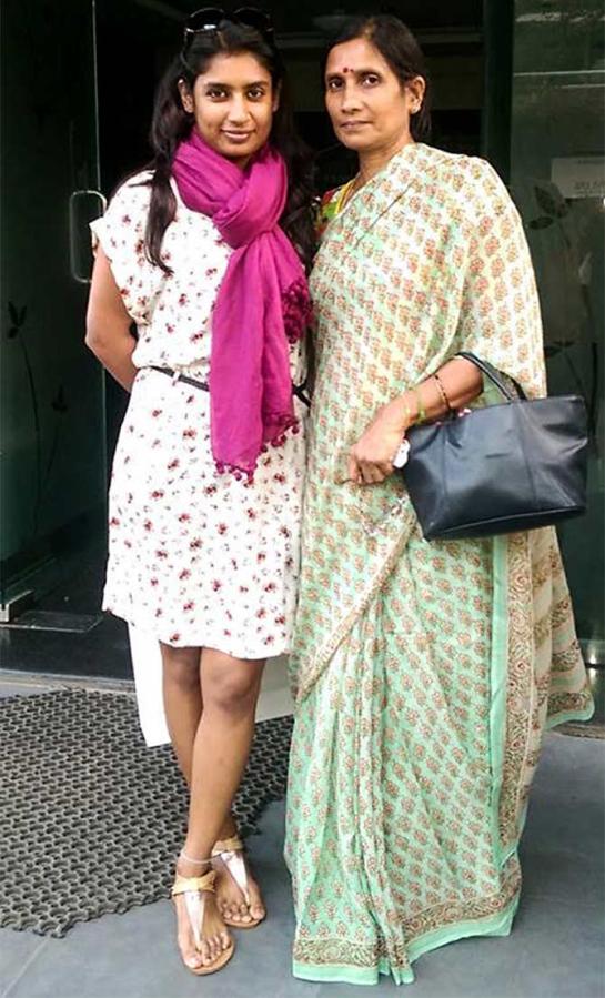 Mithali Raj and her mother Leela Raj. Photograph: Kind courtesy @mithaliraj