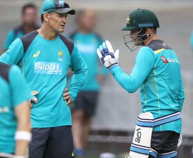 Australian batting Coach Graeme Hick speaks to Peter Handscomb