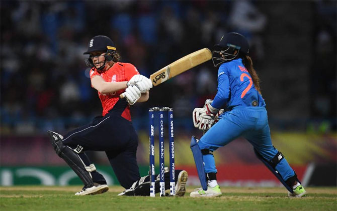 Natalie Sciver scored 52 off 40 balls in England's chase