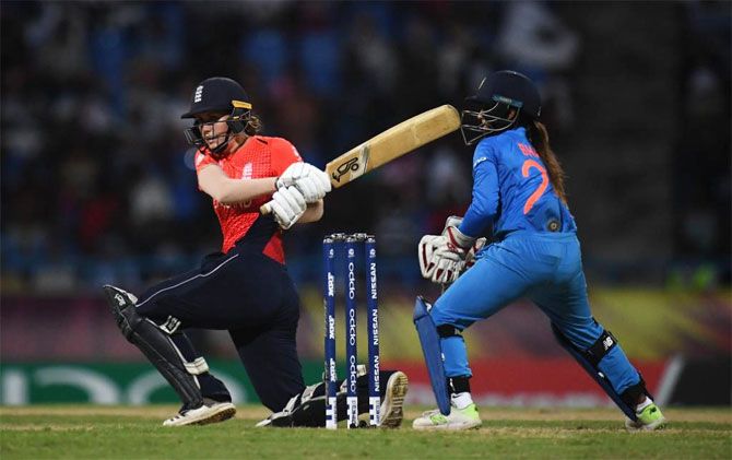 Natalie Sciver scored 52 off 40 balls in England's chase