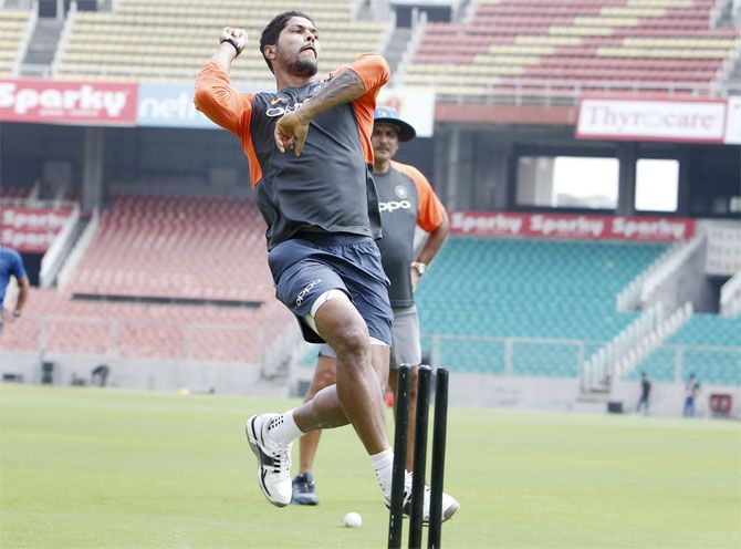 Umesh Yadav comes in full steam during practice