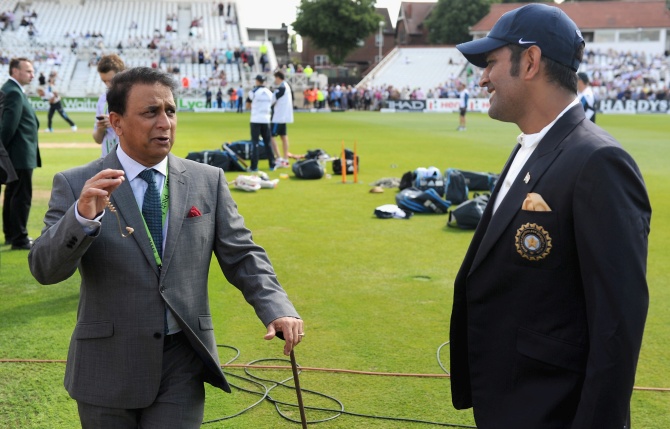 Sunil Gavaskar speaks with Mahendra Singh Dhoni