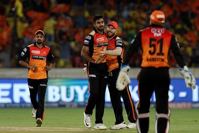 Vijay Shankar is congratulated by David Warner after   dismissing Faf du Plessis.