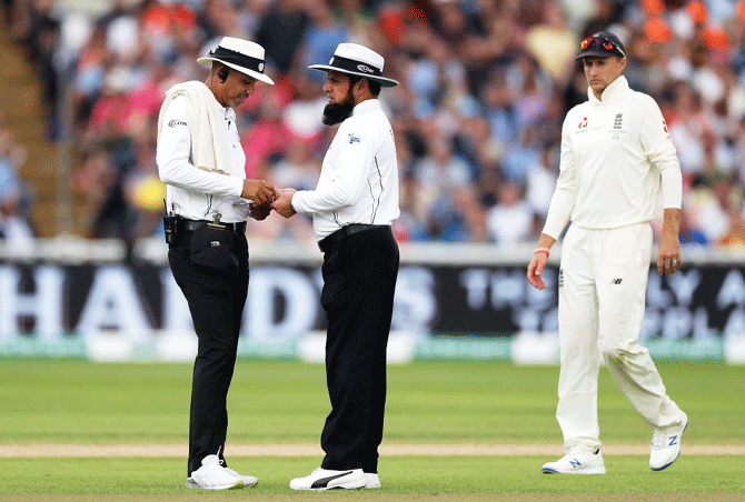Umpires Aleem Dar and Joel Wilson have had a poor start in the first Ashes Test, with 5 errors each against their names as of Day 2 of the opening Test