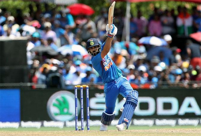 India likely to experiment with team combo in 3rd T20