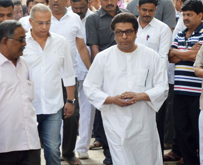 MNS chief Raj Thackeray arrives for the funeral 