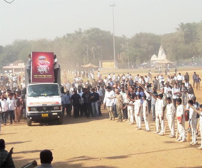 Young cricketers give a guard of honour to Ramakant Achrekar at Shivaji Park in Mumbai