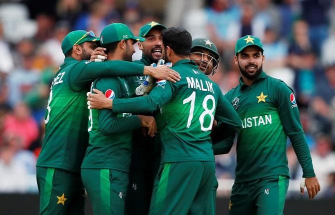 Pakistan players celebrate