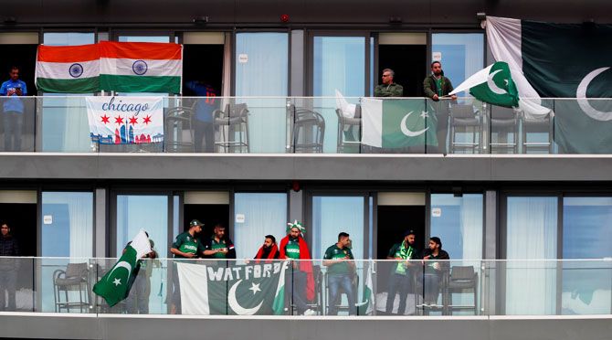 India and Pakistan fans with flags 