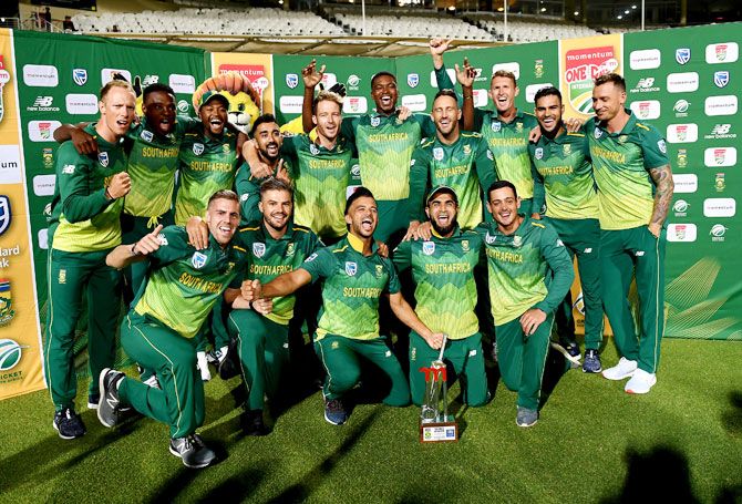 South Africa with the series trophy after defeating Sri Lanka in the 5th Momentum ODI at PPC Newlands in Cape Town on Saturday