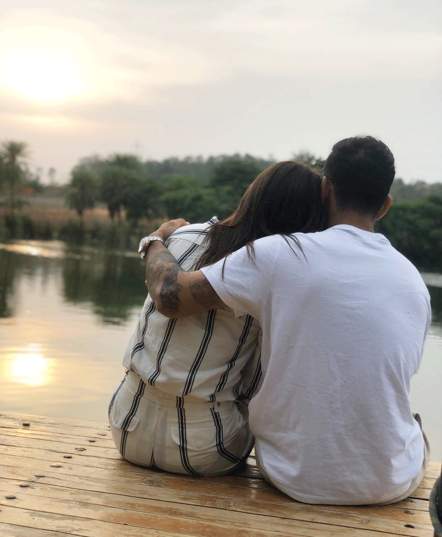 Anushka Sharma and Virat Kohli spend a romantic evening by the lakeside on the actress's 31st birthday on Wednesday