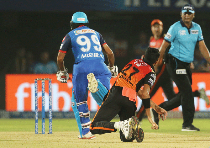 Sunrisers Hyderabad's Khaleel Ahmed tries to run out Delhi Capitals' Amit Mishra during the IPL Eliminator at the ACA-VDCA Stadium in Visakhapatnam on Wednesday