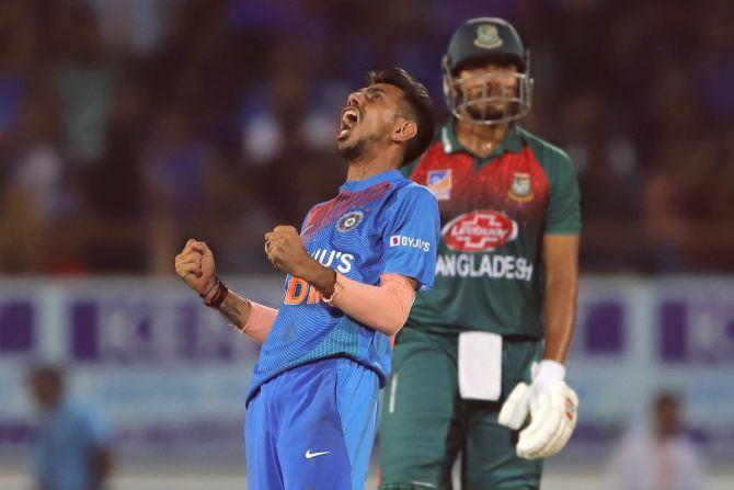 Yuzvendra Chahal celebrates on dismissing Mushfiqur Rahim