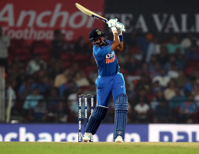 Shreyas Iyer made the best of a 'life' after being dropped on 0 to score 62 off 33 balls.