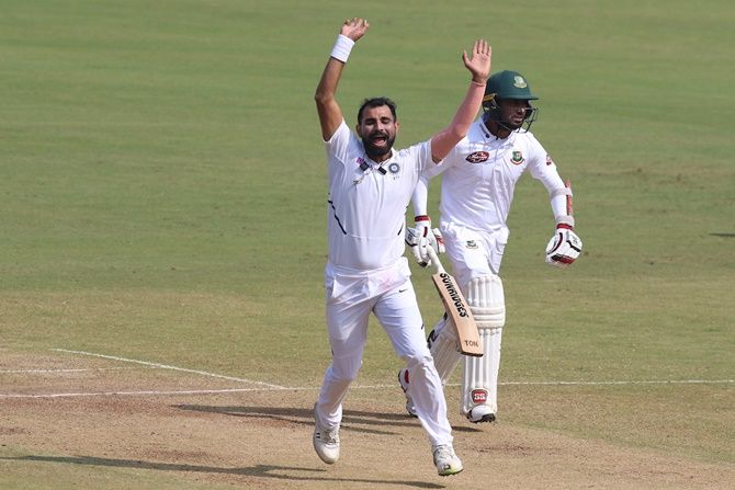 Mohammed Shami appeals for lbw against Mominul Haque.