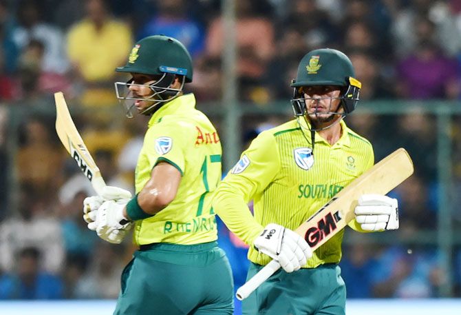 Reeza Hendricks and Quinton de Kock put on a 76-run stand for the opening wicket