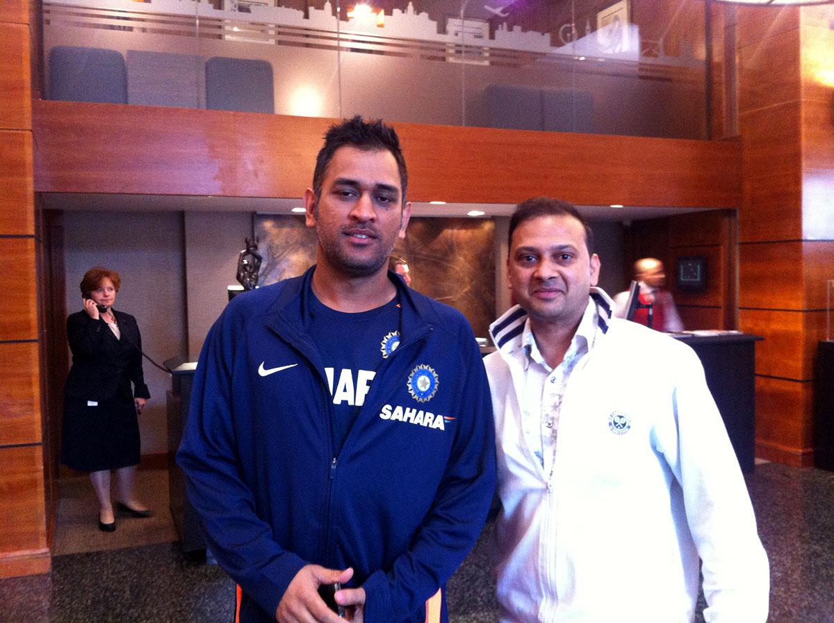 Prashanth Raghavendra with Mahendra Singh Dhoni 