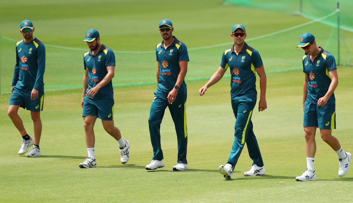  Australia's Michael Neser, Mitchell Starc, Nathan Lyon, Josh Hazlewood and Pat Cummins during a training session