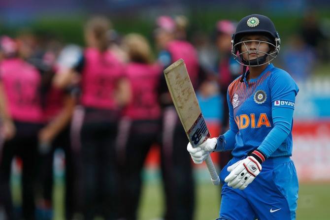 Taniya Bhatia leaves the field after being dismissed