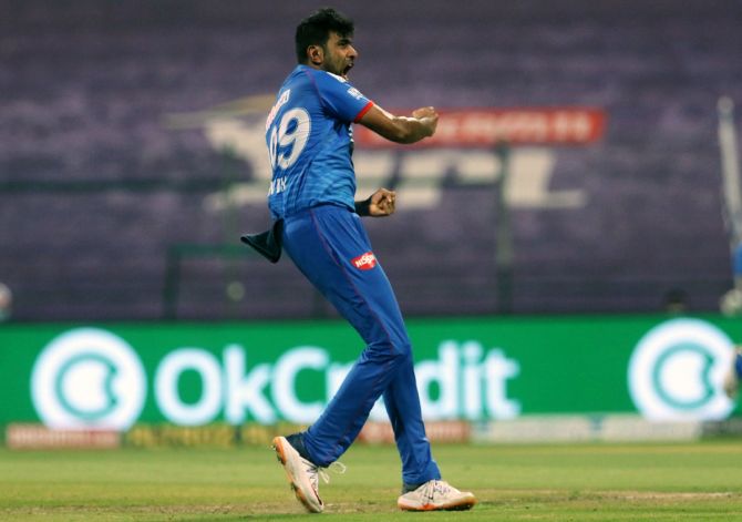 Ravichandran Ashwin celebrates the wicket of RCB captain Virat Kohli