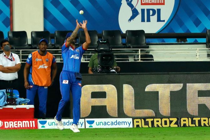 Shikhar Dhawan catches Quinton de Kock off the bowling of Ravichandran Ashwin