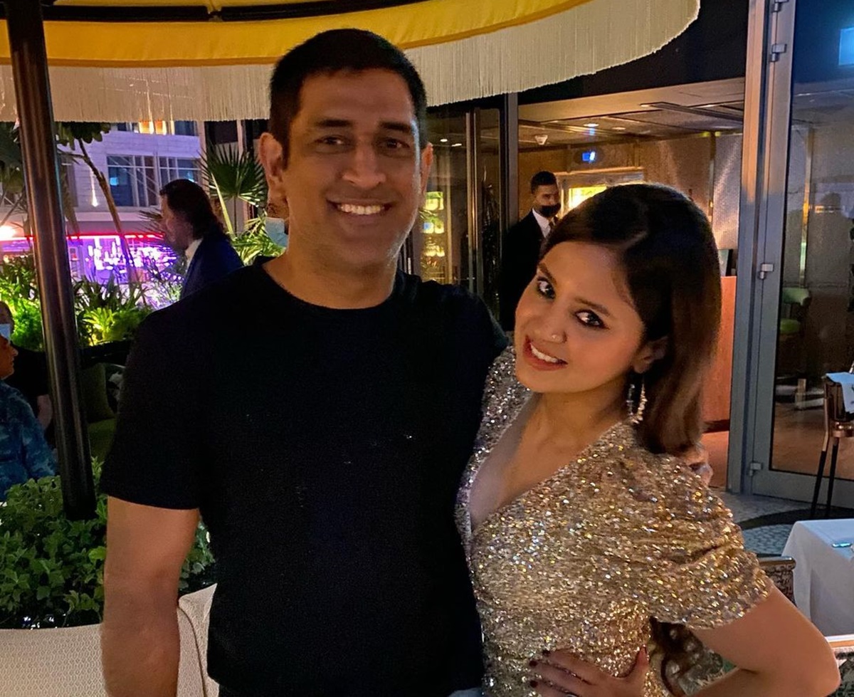 Check out Dhonis' anniversary gift!