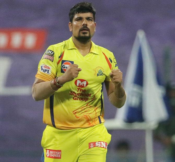 KKR lose 3rd wicket as CSK's bowlers fight back