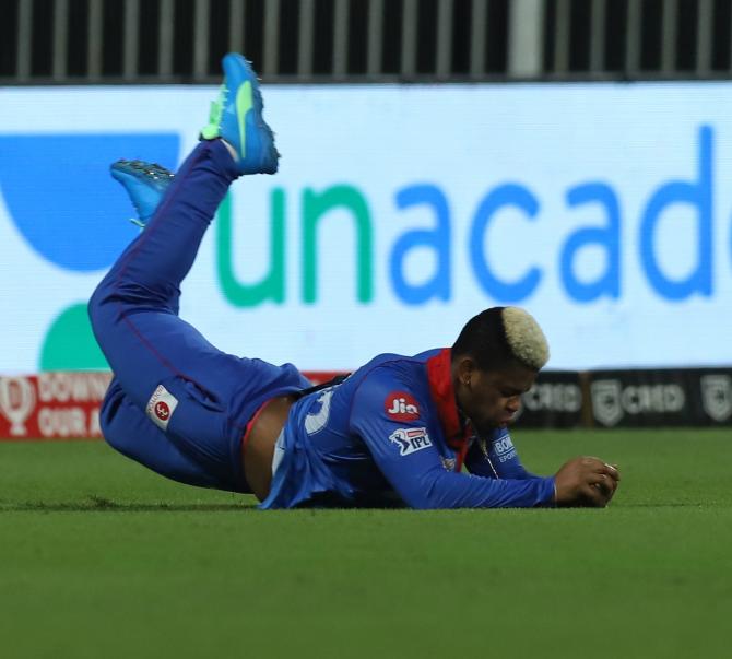 Shimron Hetmyer takes the catch to dismiss Steve Smith.