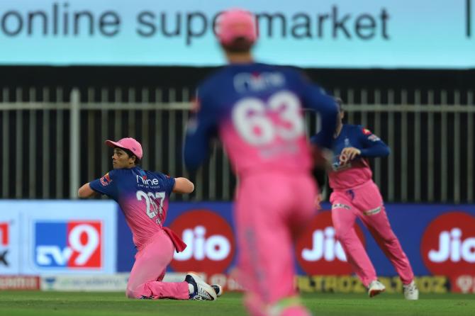 Yashasvi Jaiswal throws from the deep to run-out Shreyas Iyer.