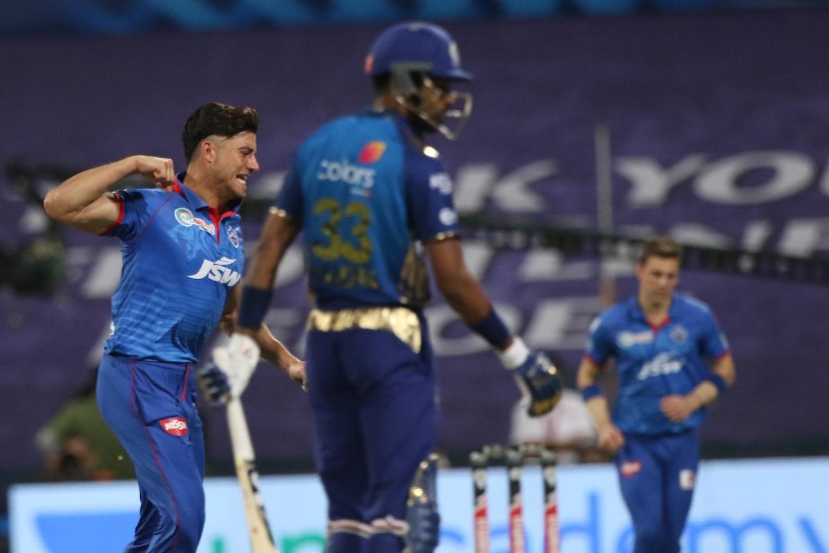 Marcus Stoinis celebrates the wicket of Hardik Pandya