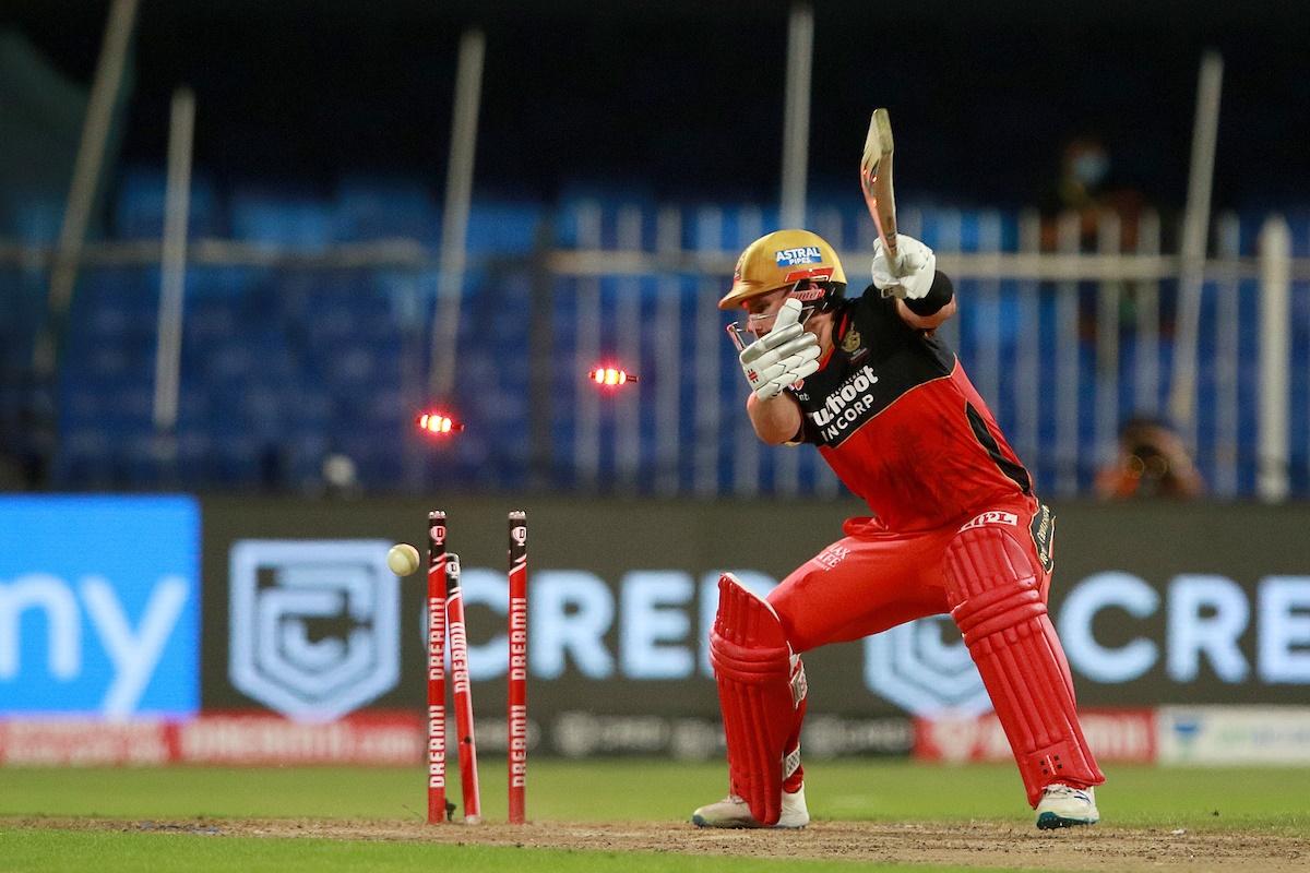 Aaron Finch is bowled by Prasidh Krishna